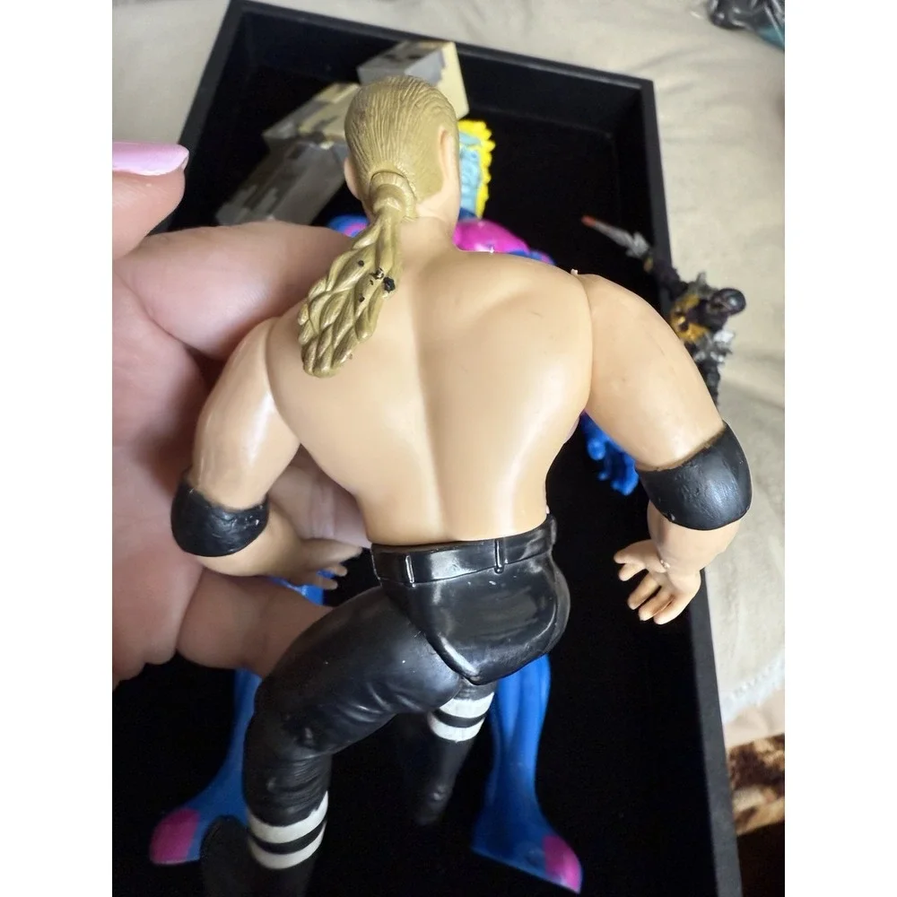 Action Figure Lot. One Price Takes‎ All. 4078